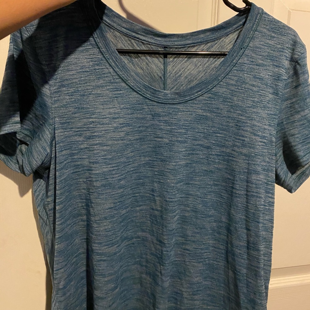 Medium Lululemon workout tee